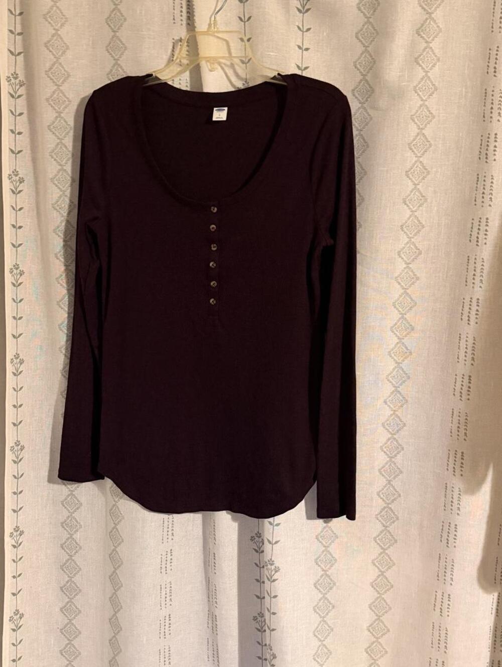 Old Navy Eggplant/Purple Ribbed Stretchy Henley Long Sleeve Faux Button Top